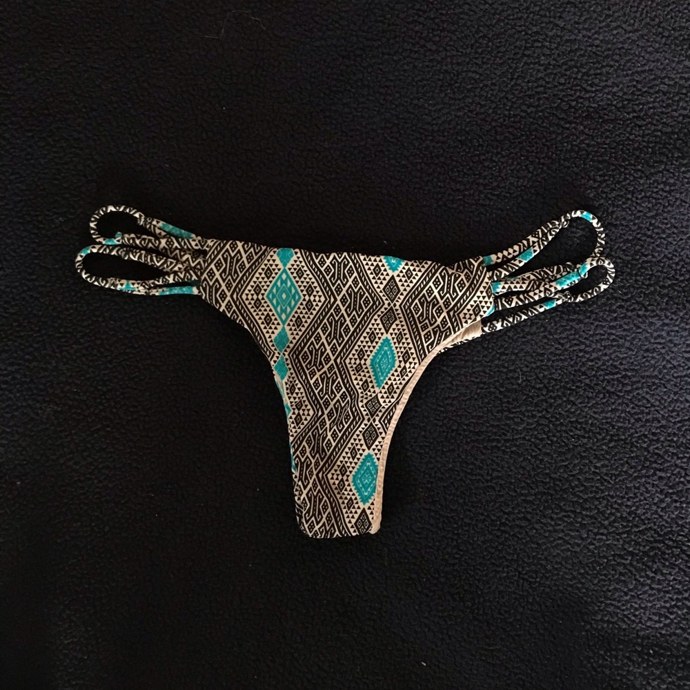 ‼️SOLD‼️ACACIA Thai Maui Bottoms